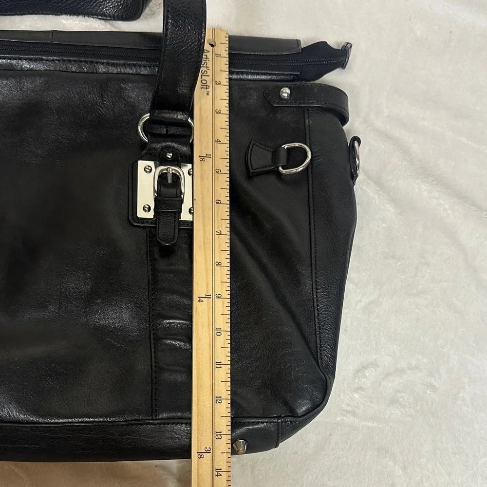 Wilsons Leather Black Messenger Bag